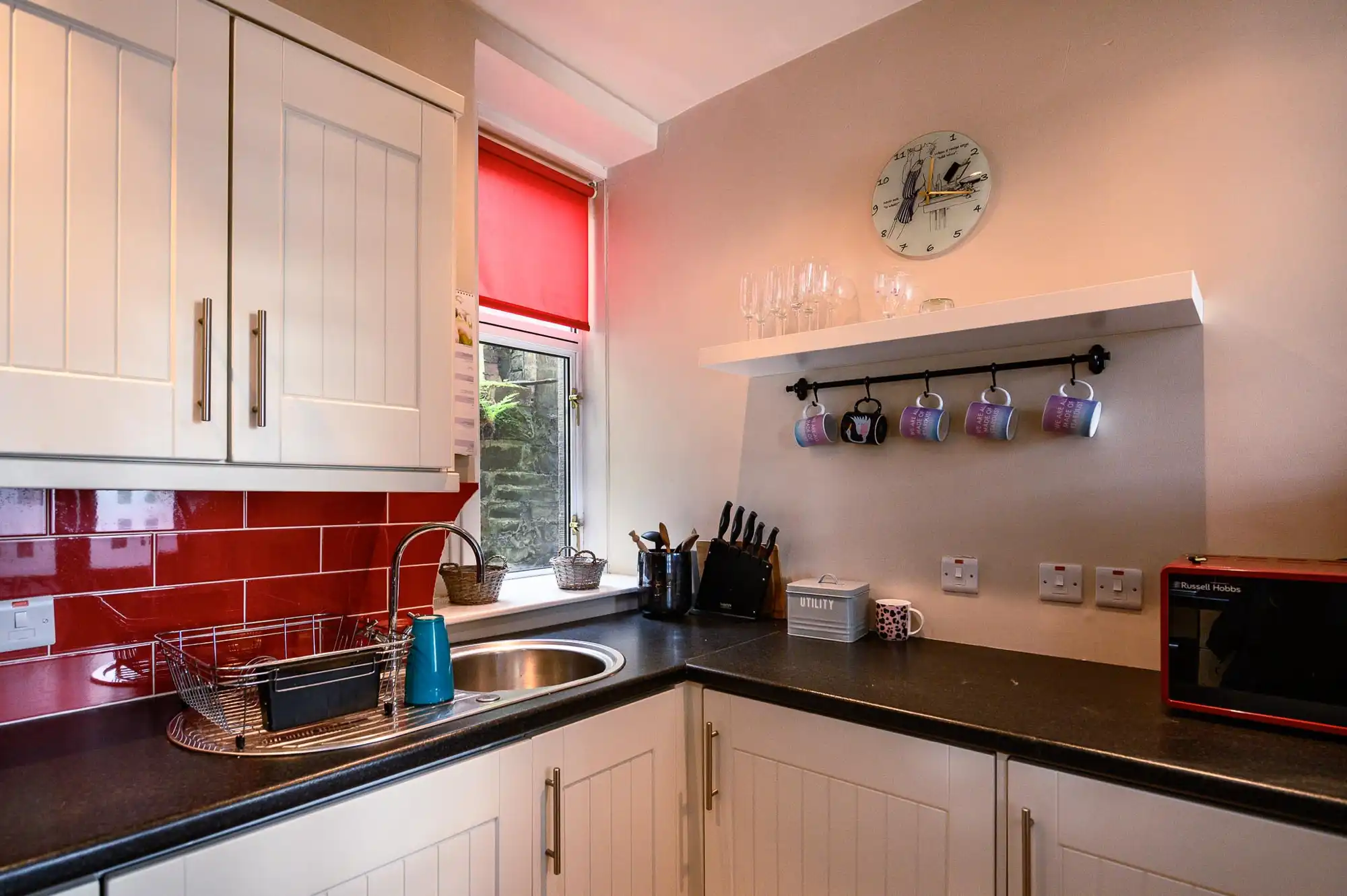 Cocina con azulejos rojos, Galashiels